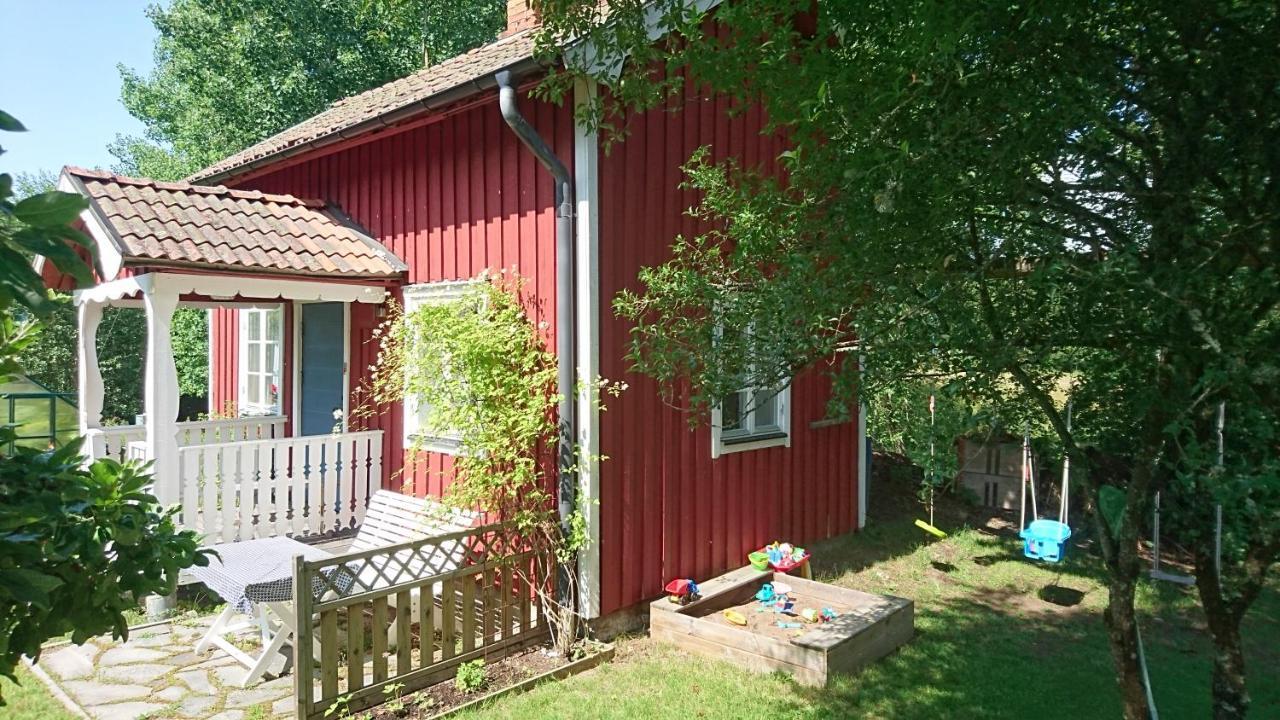 Roeda Stugan Pa Slinken Sala Exterior photo